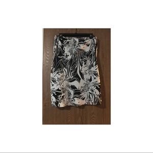 Black & white flower skirt, excellent condition!